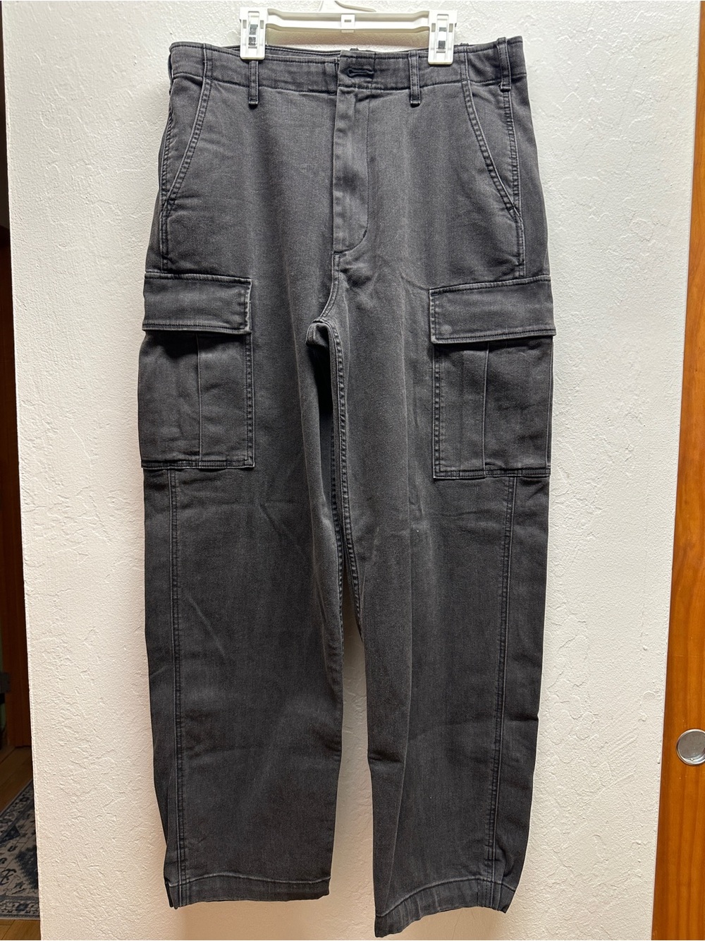 Uniqlo Men's Charcoal Cargo Pants